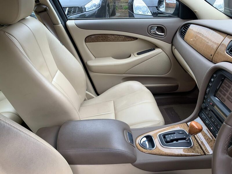 JAGUAR S-TYPE