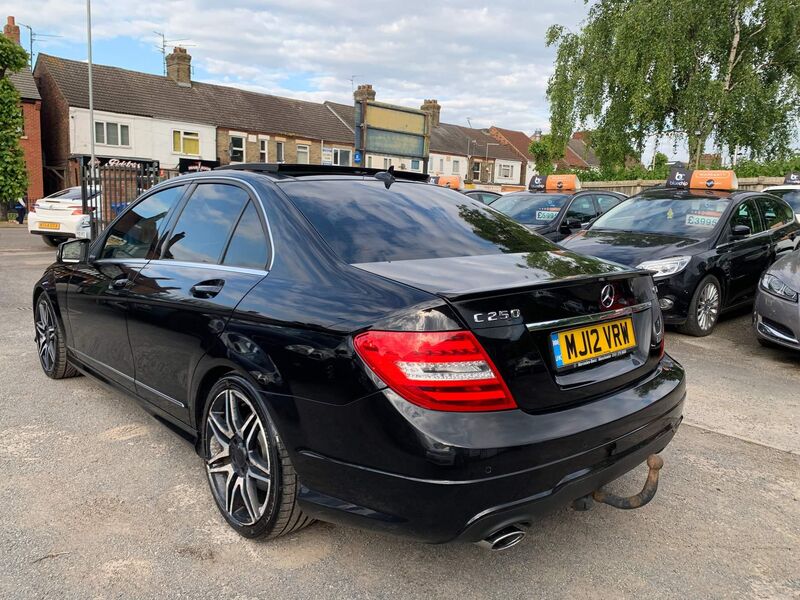 MERCEDES-BENZ C CLASS