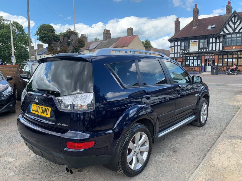 MITSUBISHI OUTLANDER