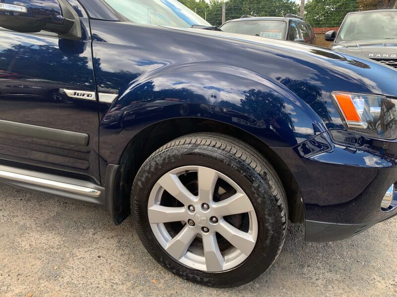 MITSUBISHI OUTLANDER