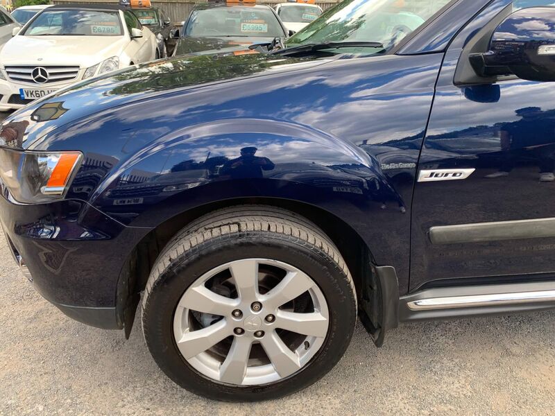 MITSUBISHI OUTLANDER