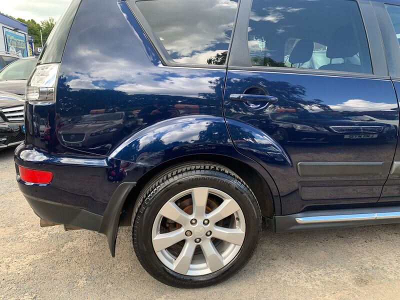 MITSUBISHI OUTLANDER