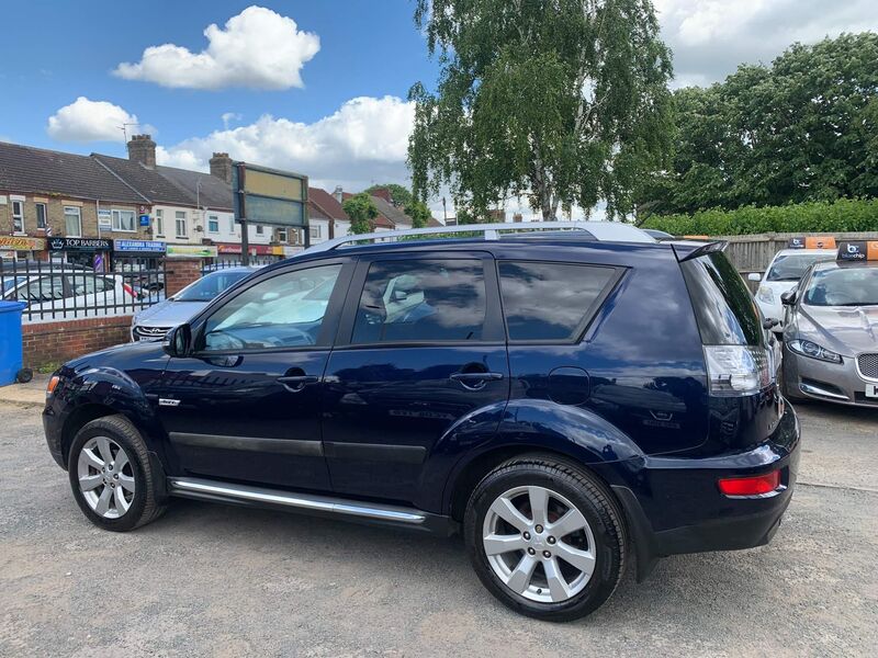MITSUBISHI OUTLANDER