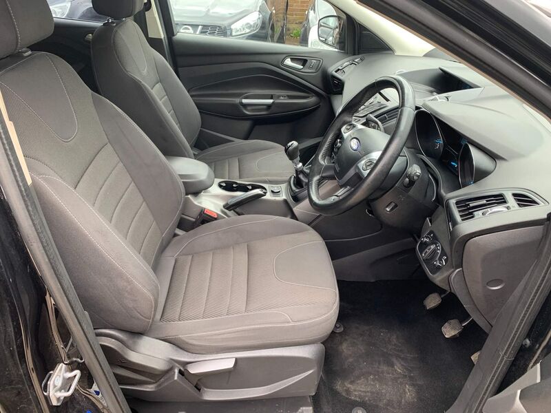 FORD KUGA