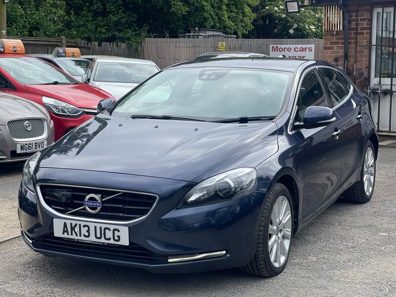 VOLVO V40