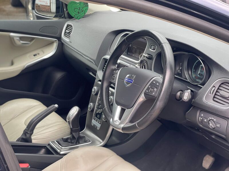 VOLVO V40