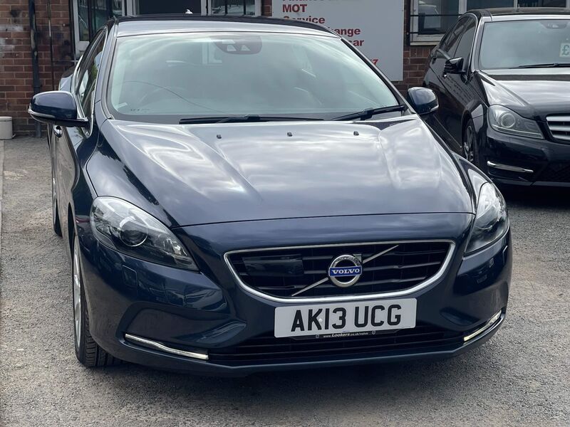 VOLVO V40