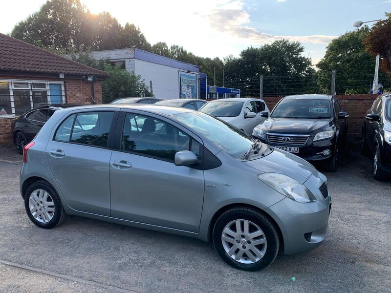 TOYOTA YARIS