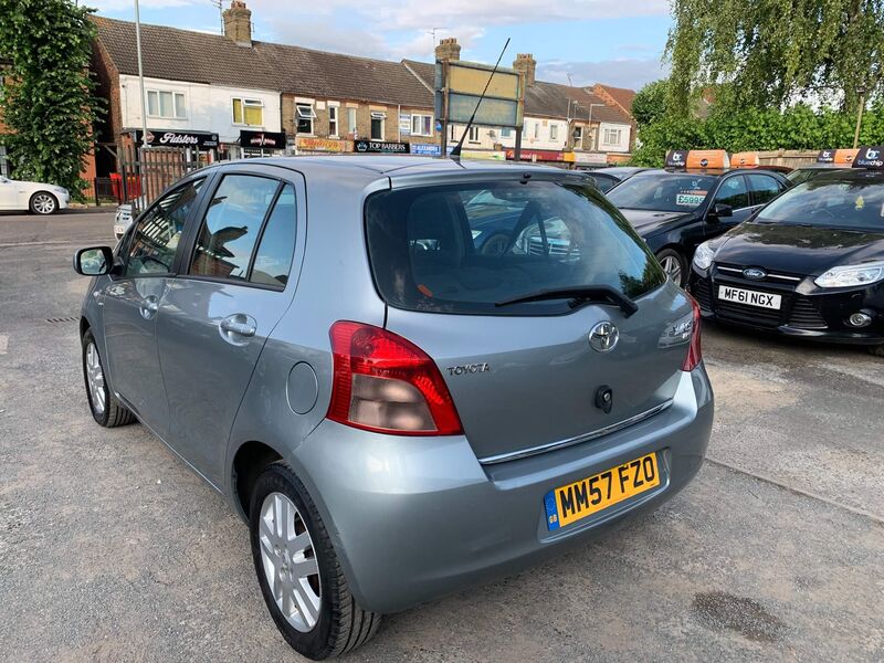 TOYOTA YARIS