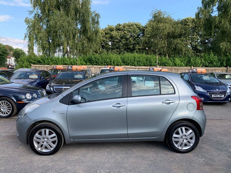 TOYOTA YARIS