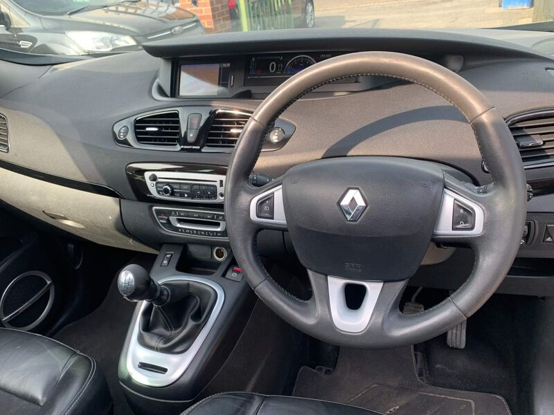 RENAULT GRAND SCENIC