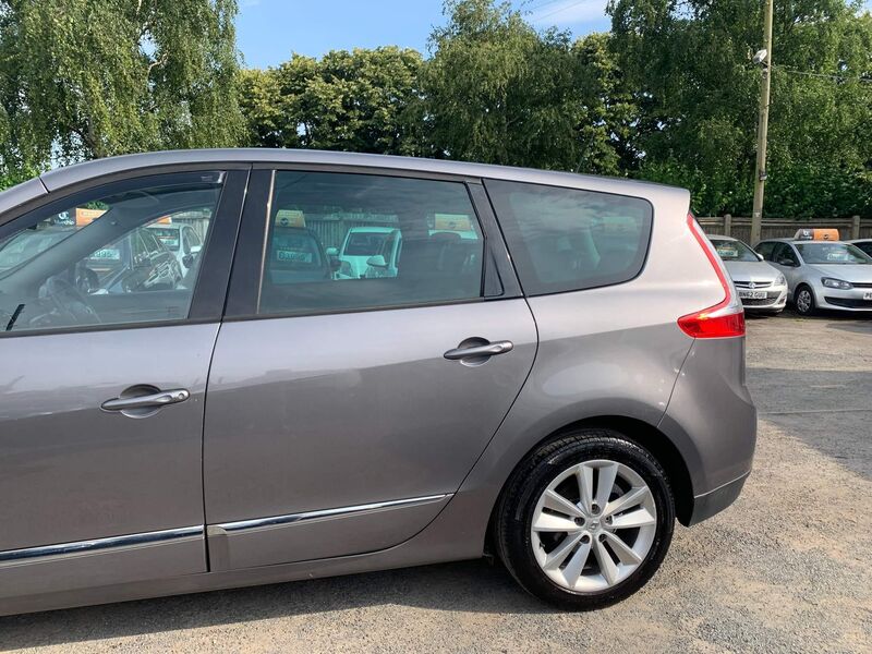RENAULT GRAND SCENIC