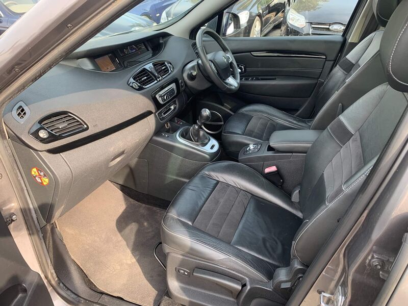 RENAULT GRAND SCENIC