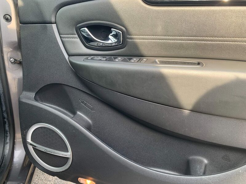 RENAULT GRAND SCENIC