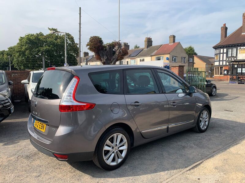 RENAULT GRAND SCENIC