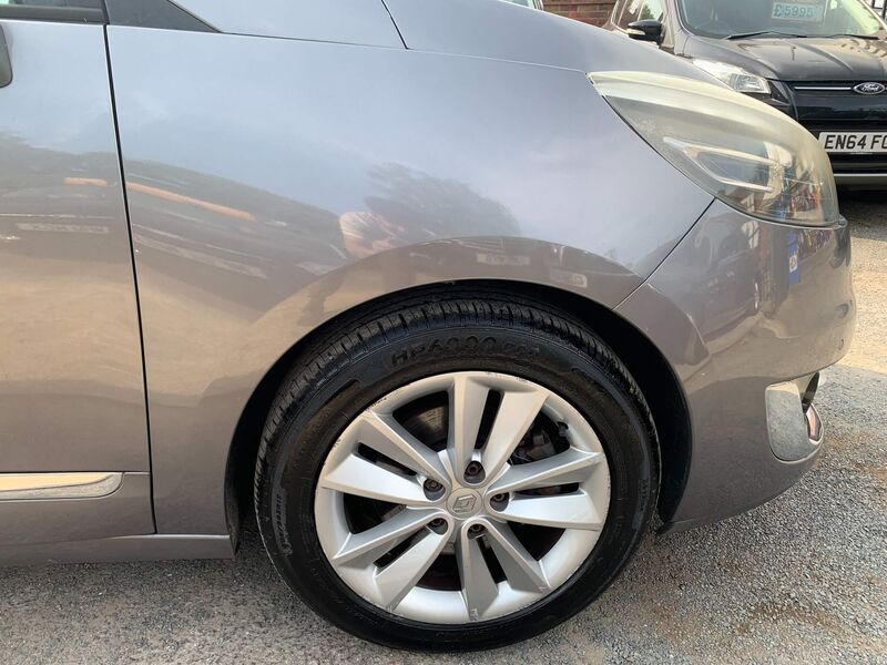 RENAULT GRAND SCENIC
