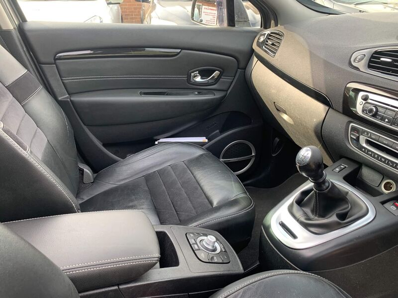 RENAULT GRAND SCENIC