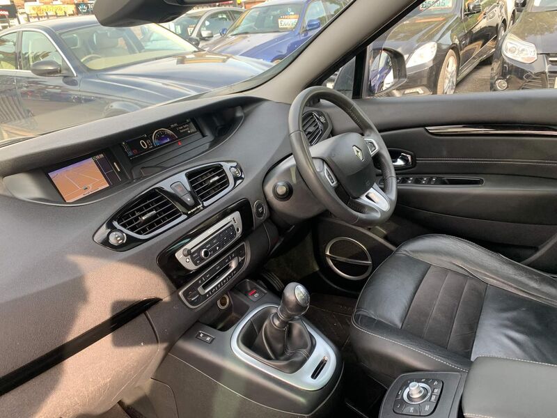 RENAULT GRAND SCENIC