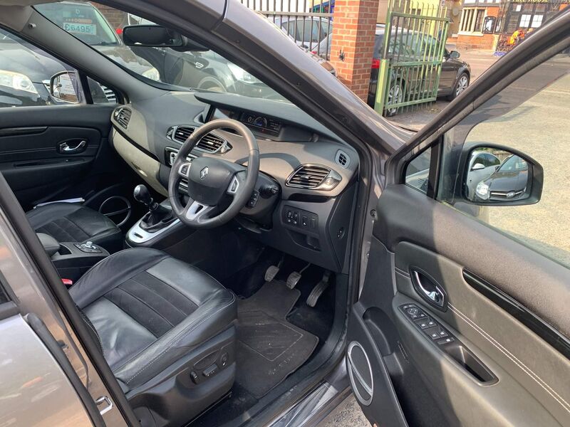 RENAULT GRAND SCENIC