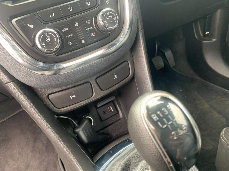 VAUXHALL MOKKA