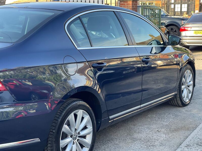 VOLKSWAGEN PASSAT