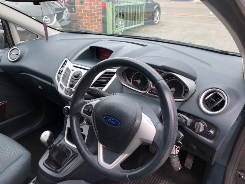 FORD FIESTA