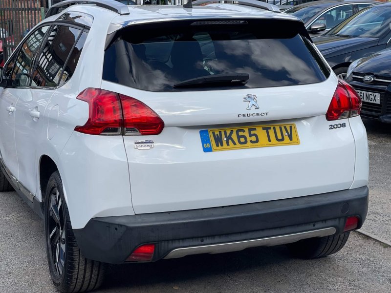 PEUGEOT 2008