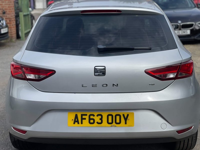SEAT LEON