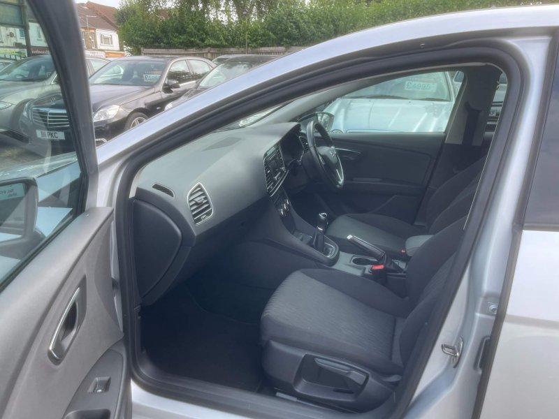 SEAT LEON