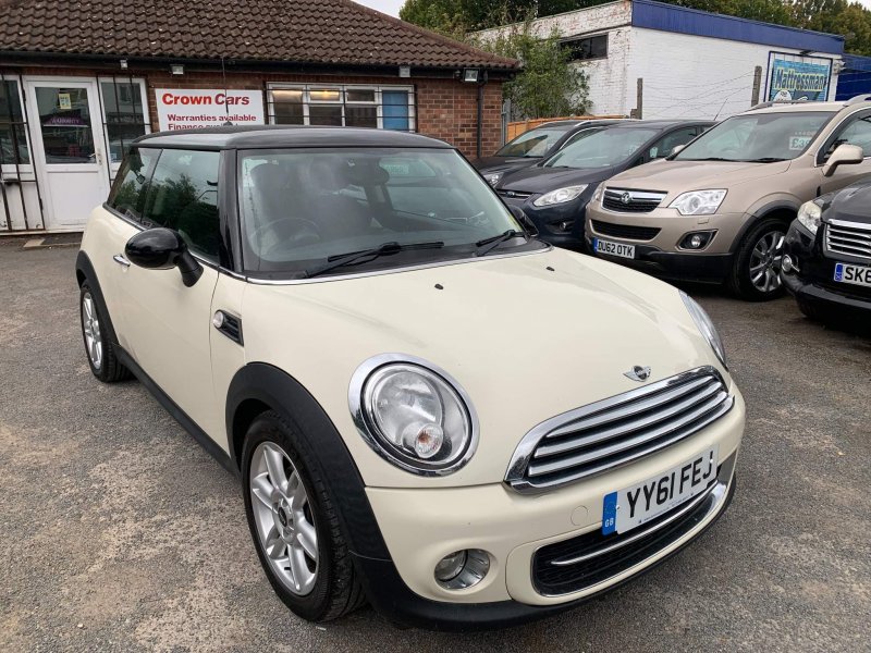 MINI HATCH