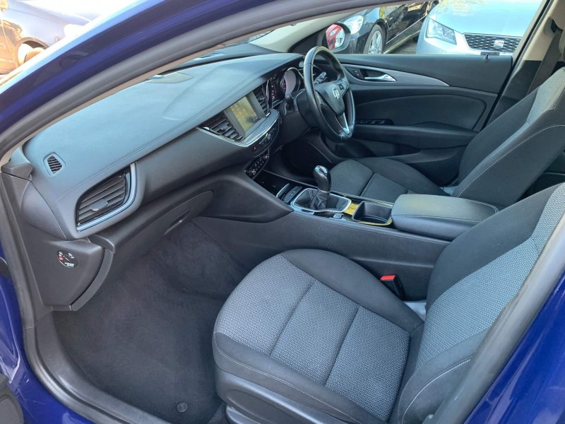 VAUXHALL INSIGNIA