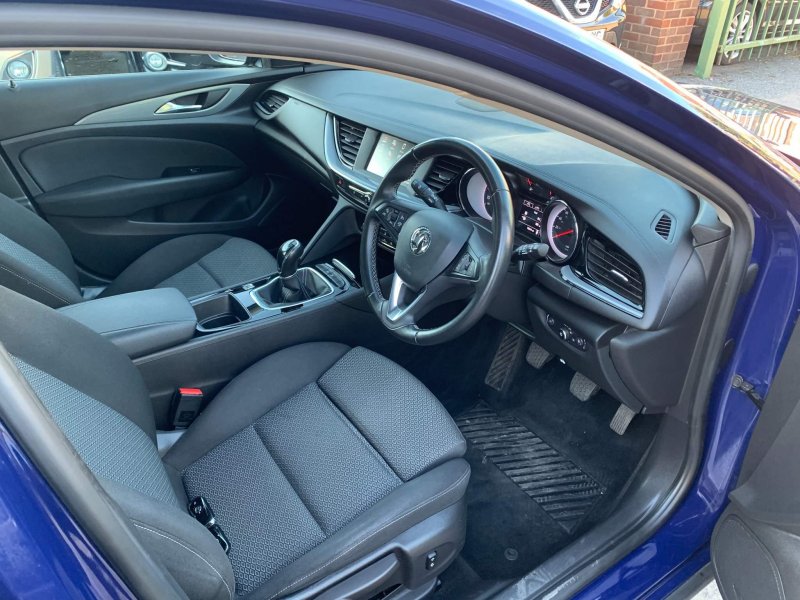 VAUXHALL INSIGNIA