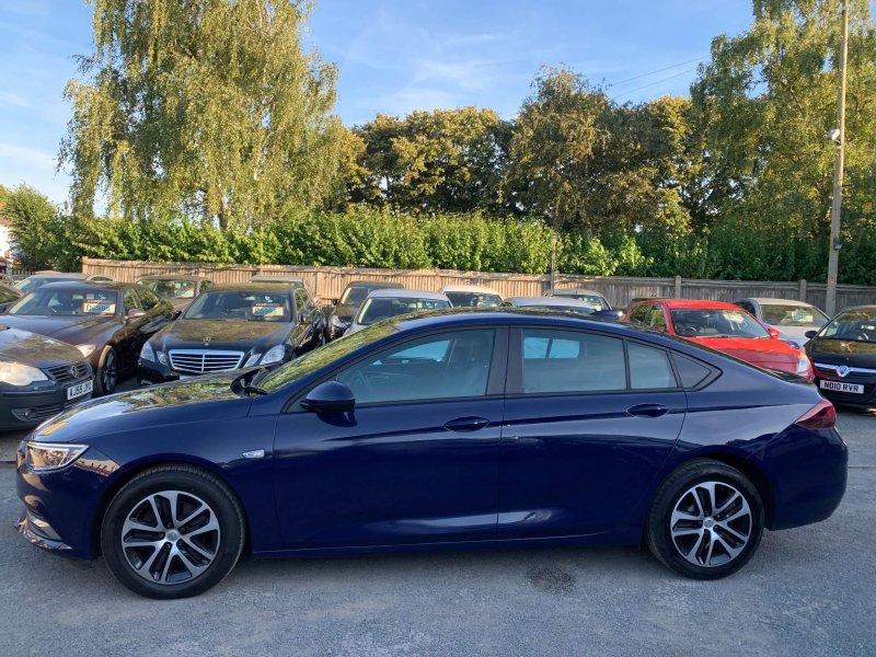 VAUXHALL INSIGNIA