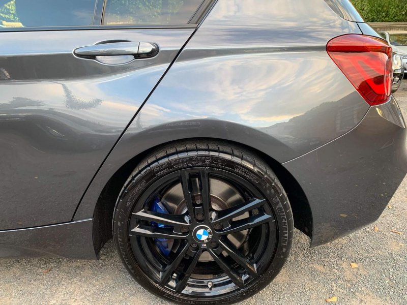 BMW 1 SERIES