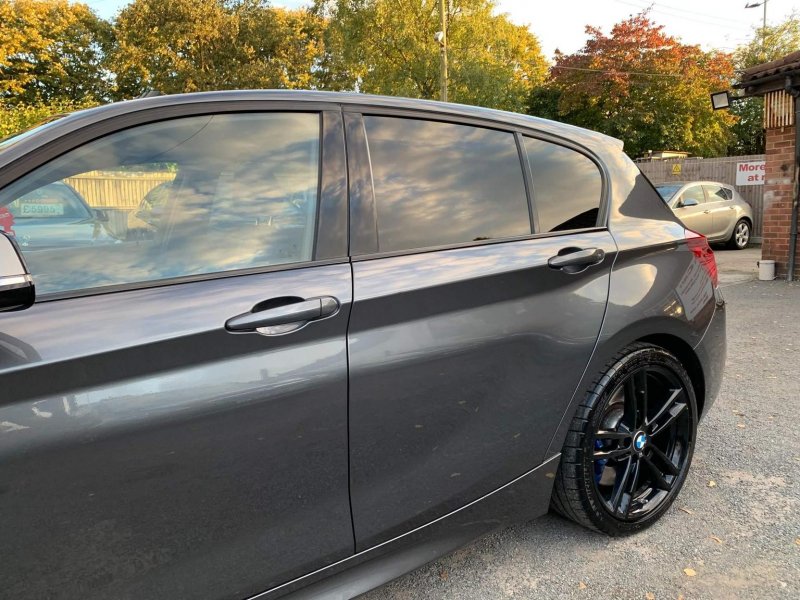 BMW 1 SERIES