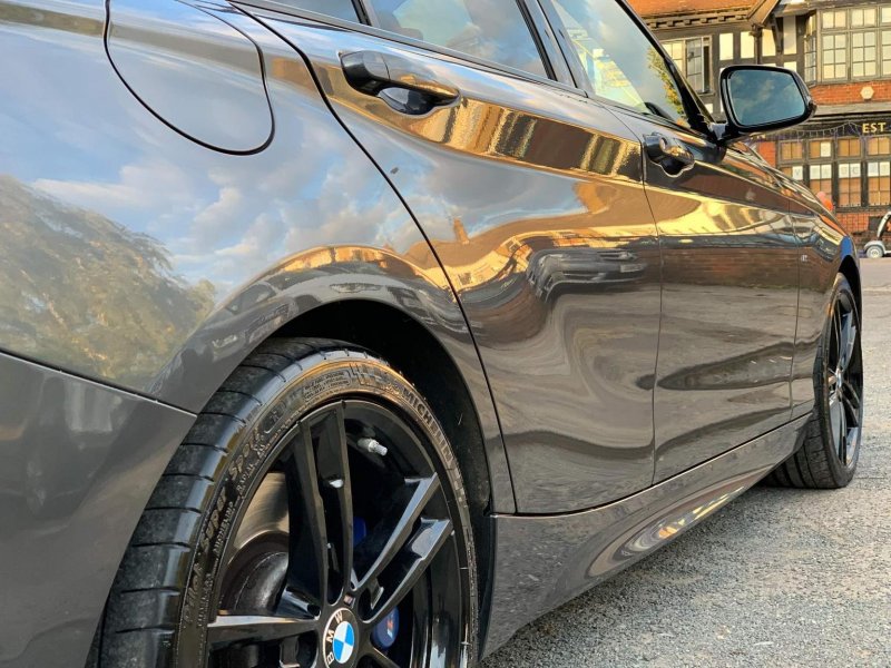 BMW 1 SERIES