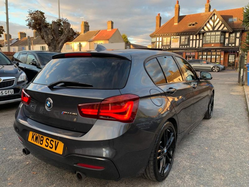 BMW 1 SERIES