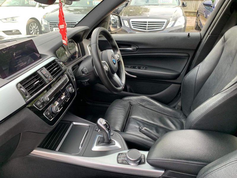 BMW 1 SERIES