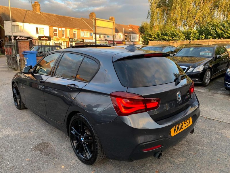 BMW 1 SERIES