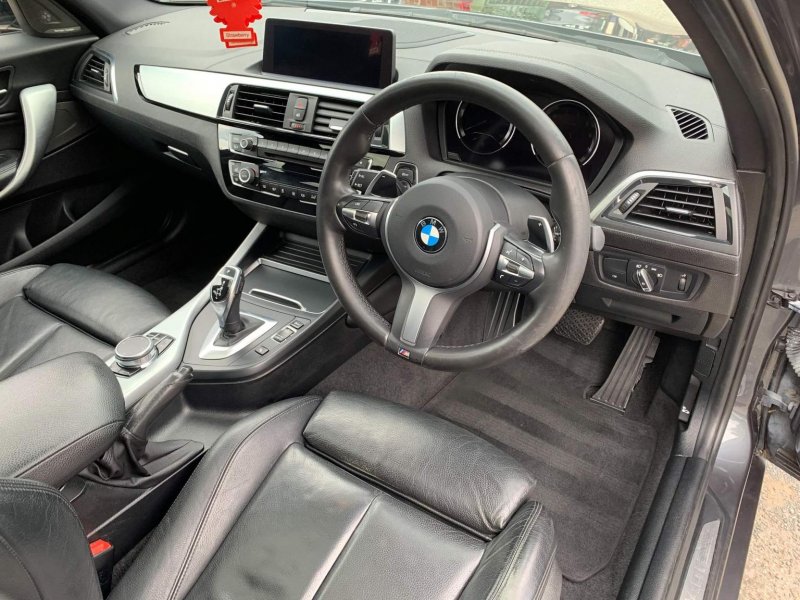 BMW 1 SERIES