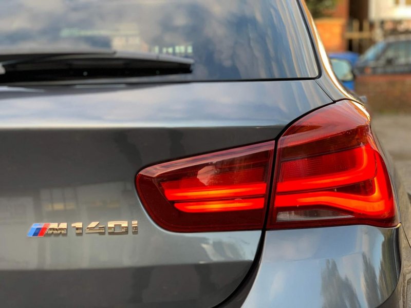 BMW 1 SERIES