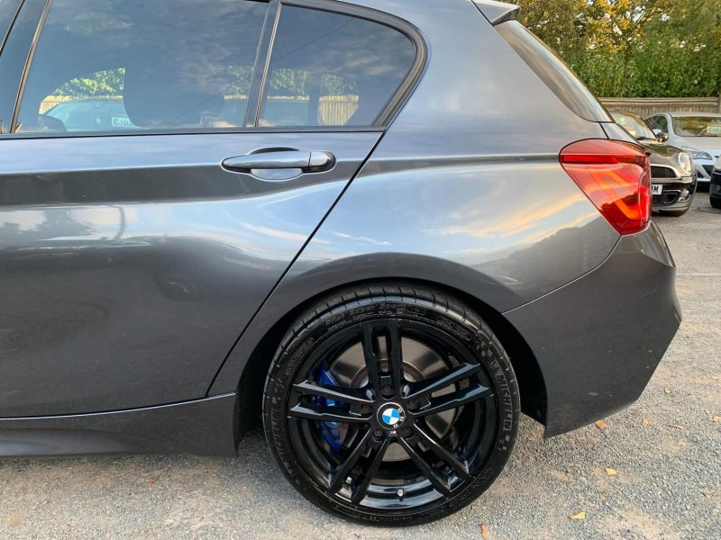 BMW 1 SERIES