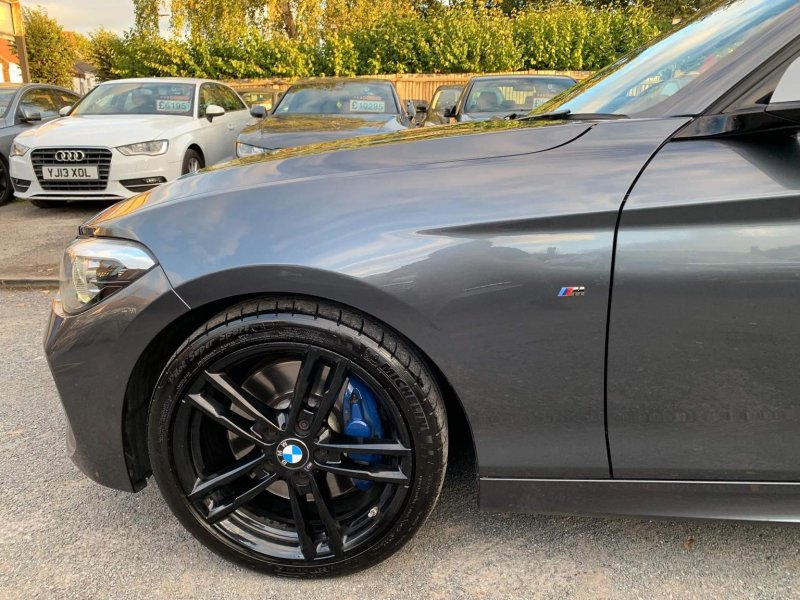 BMW 1 SERIES
