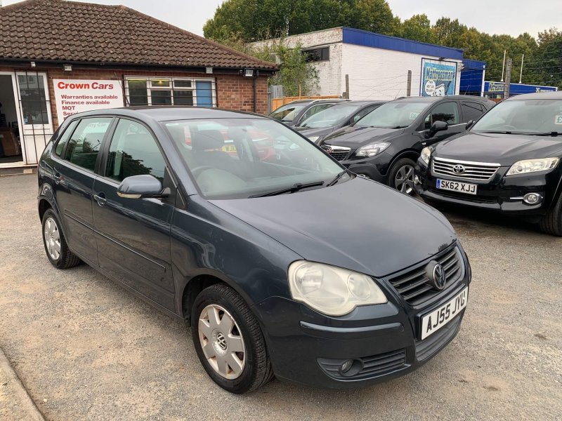 VOLKSWAGEN POLO