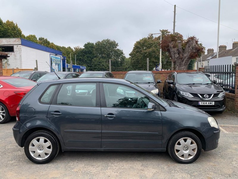 VOLKSWAGEN POLO