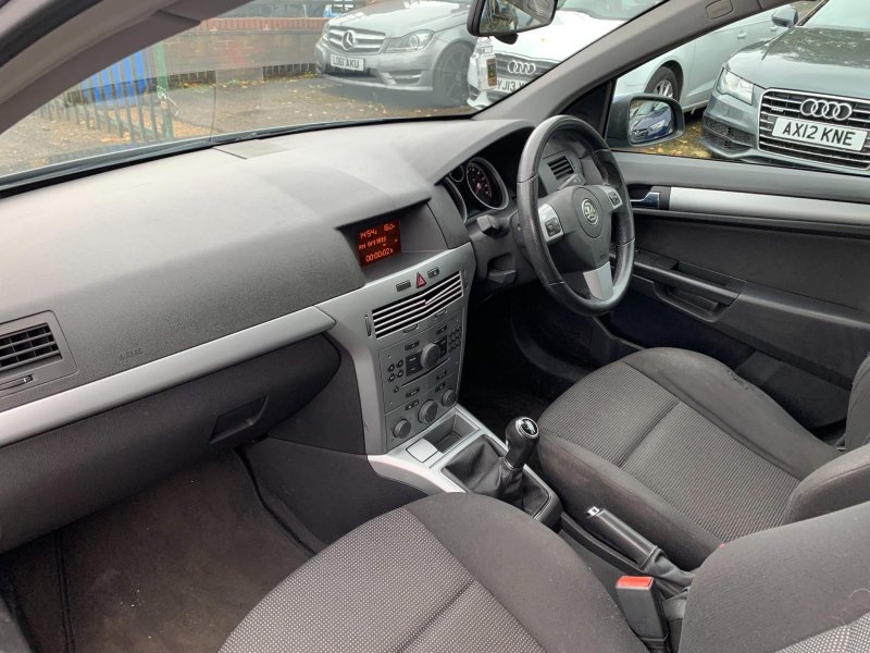 VAUXHALL ASTRA