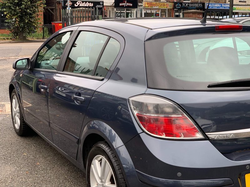 VAUXHALL ASTRA