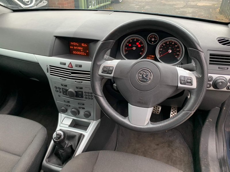 VAUXHALL ASTRA