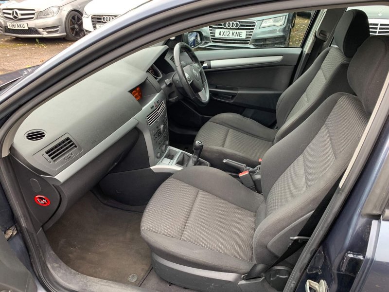 VAUXHALL ASTRA