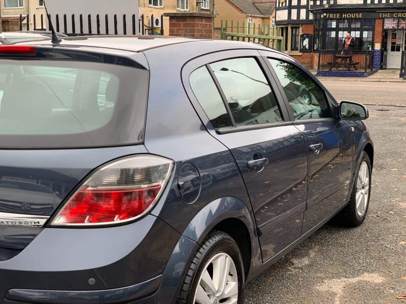 VAUXHALL ASTRA